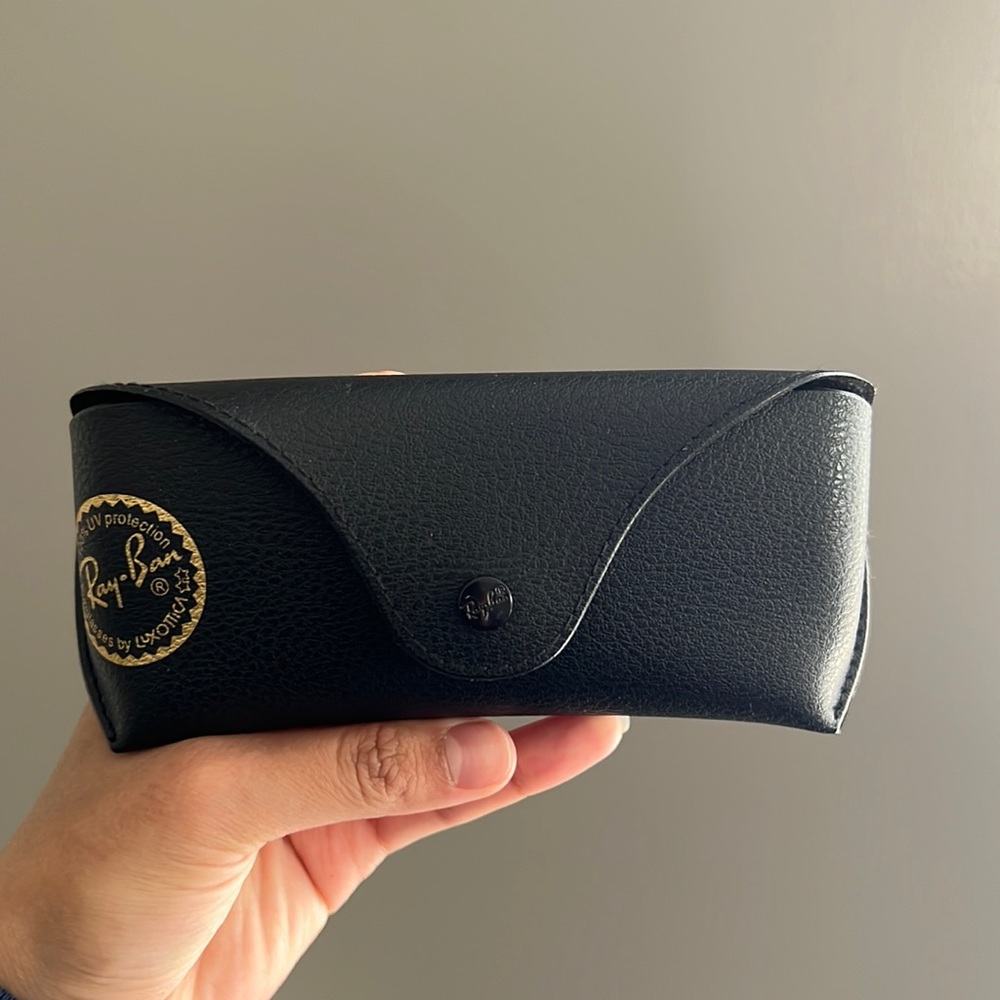 Unisex Ray Ban sun glasses